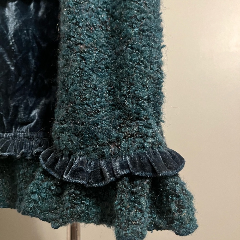Elegant Women's Jacket with Faux Fur Trim - Picture 7 of 8